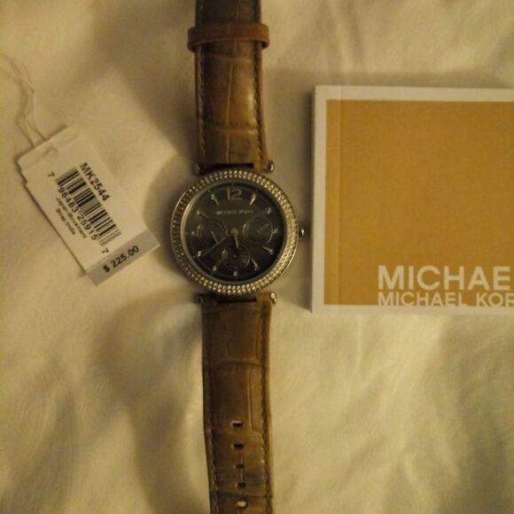 Michael Kors Watch - Picture 6 of 6
